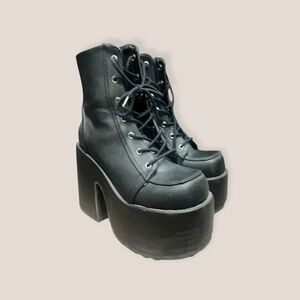 Demonia CAMEL-203 Black Platform Boots | 5" Heel | Size 8